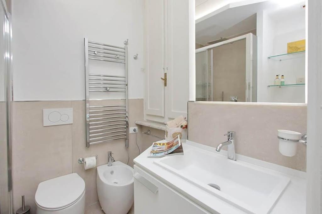 Elegant Apartment In The Heart Of Rome-Navona Area Екстер'єр фото